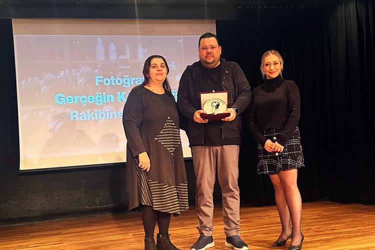 "Görüntünün Dili: Fotoğrafta Anlamın Peşinde"